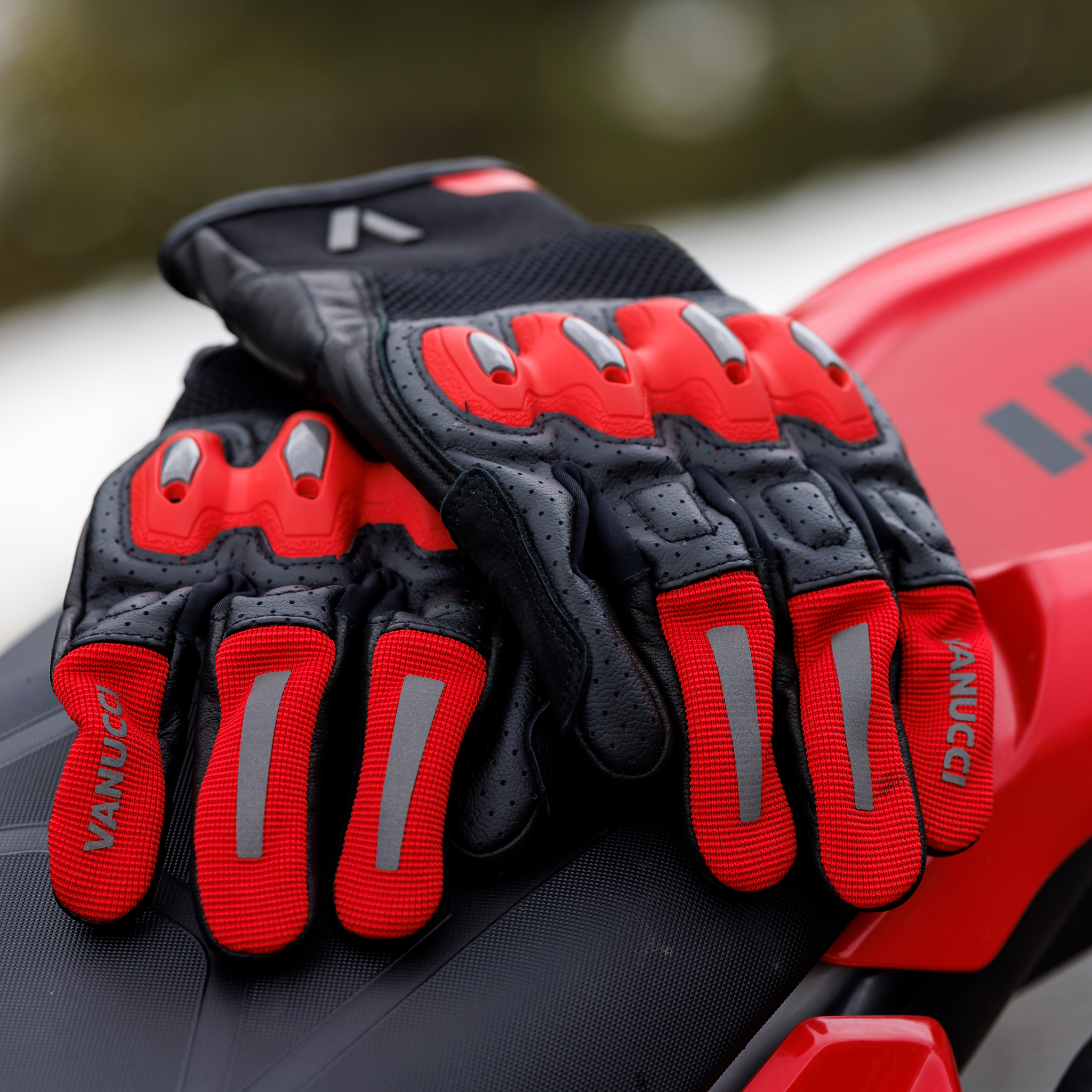 Vanucci VUG-4