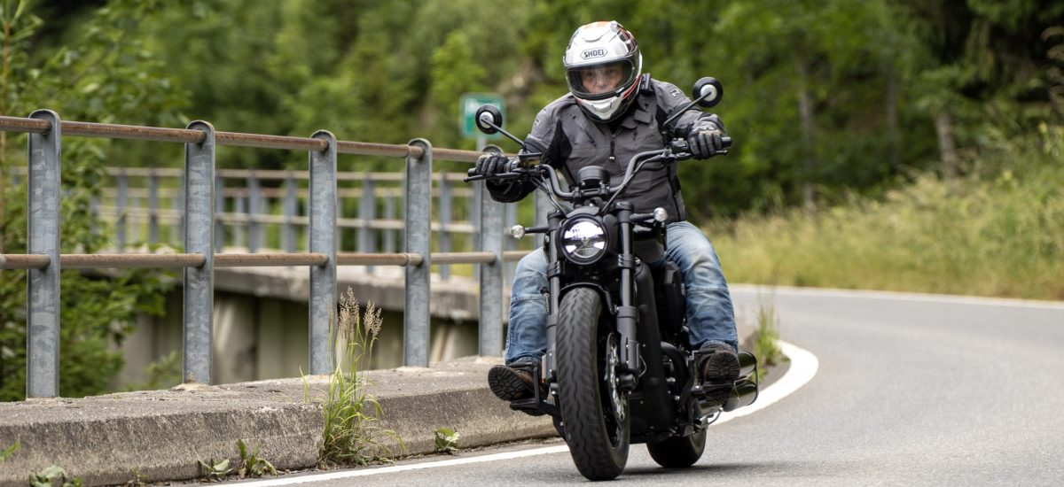 Essai – La Benda Darkflag, un cruiser accessible aux jeunes permis, avec un V4!