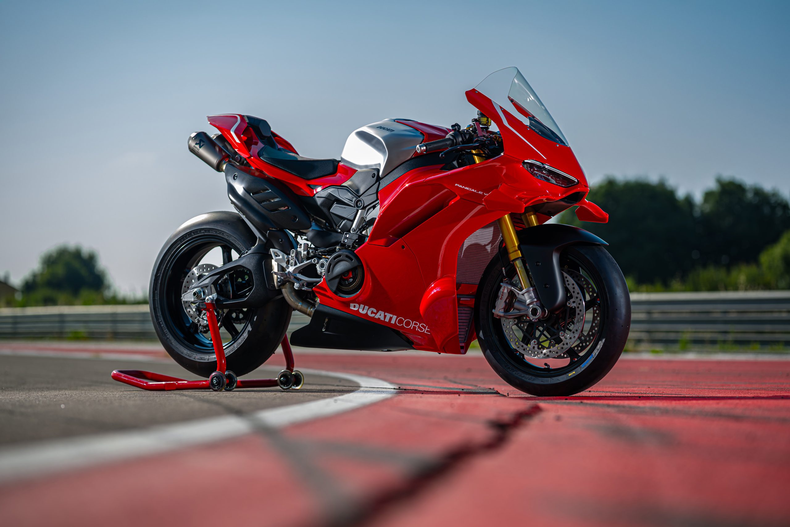 Panigale V4R