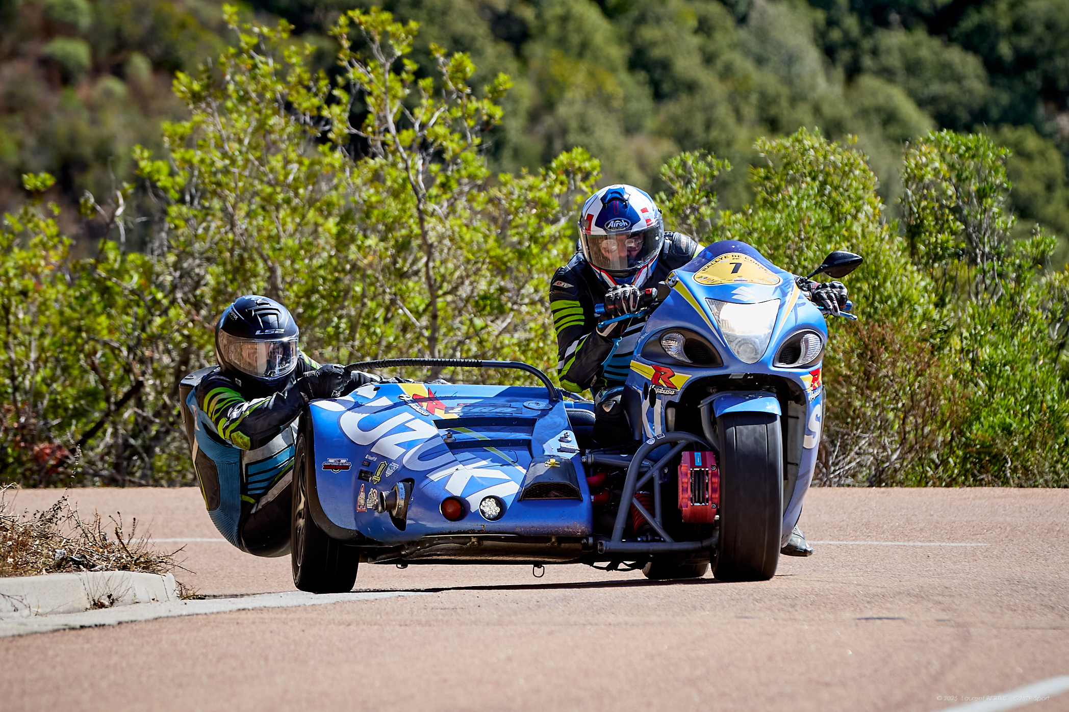 Corse side-car