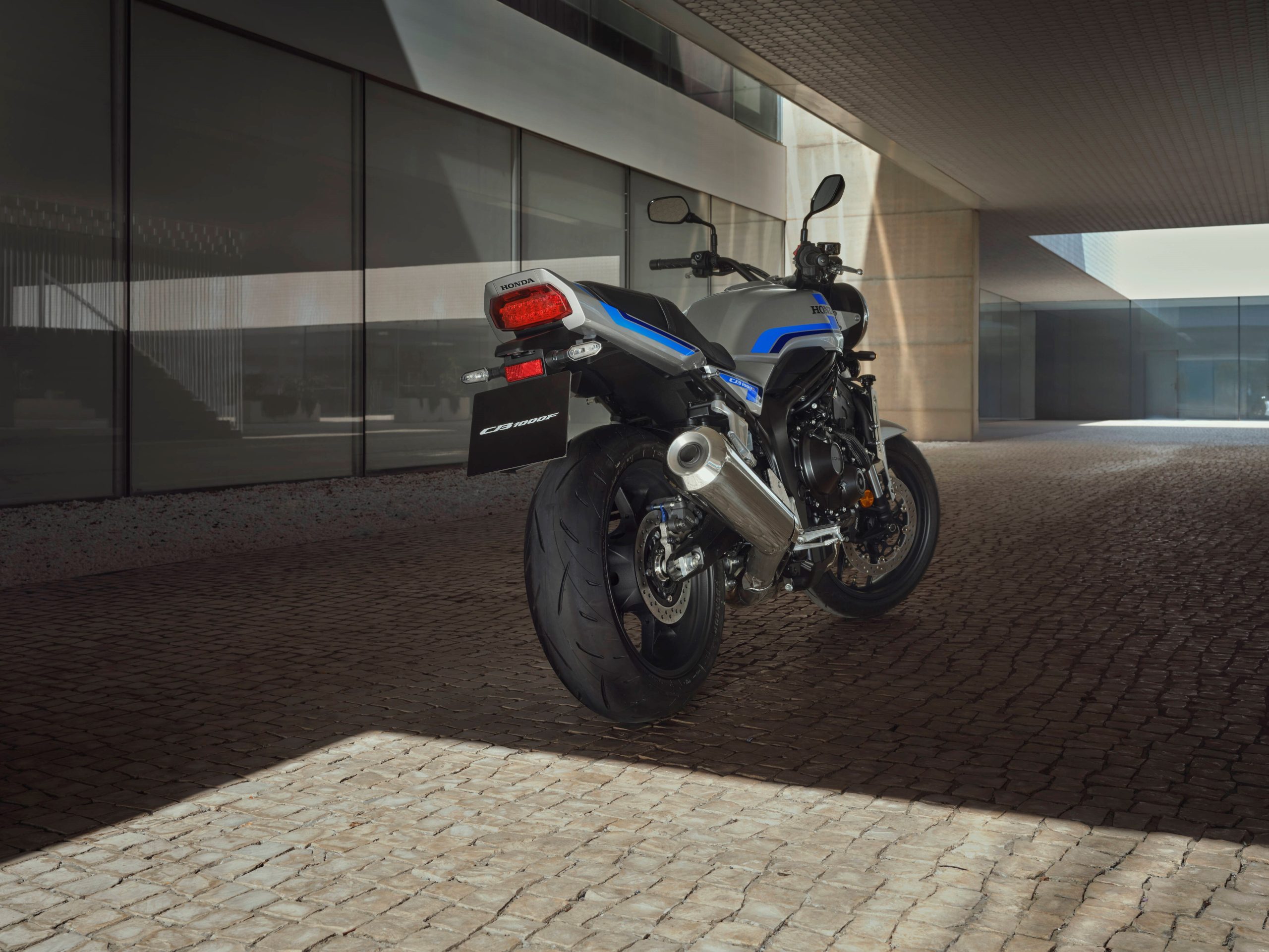 CB1000F