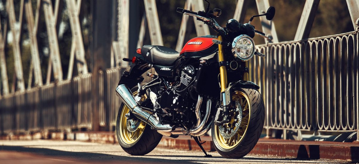 Nouveau – Assistances sensibles à l’angle sur la Kawasaki Z900RS et version A2