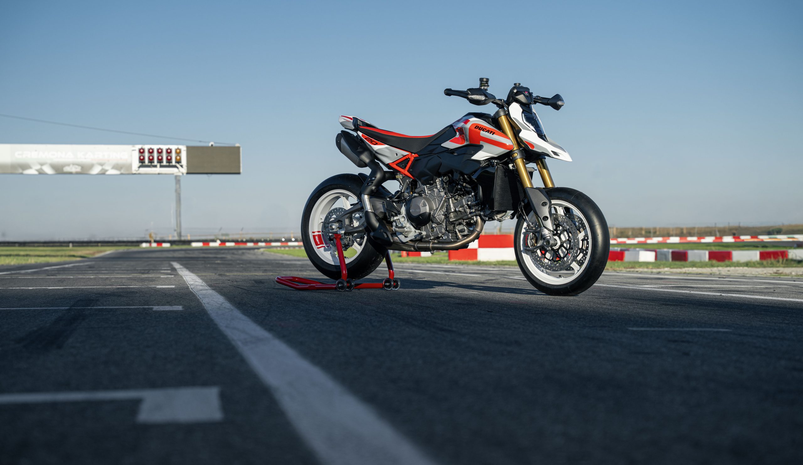 Hypermotard V2 SP