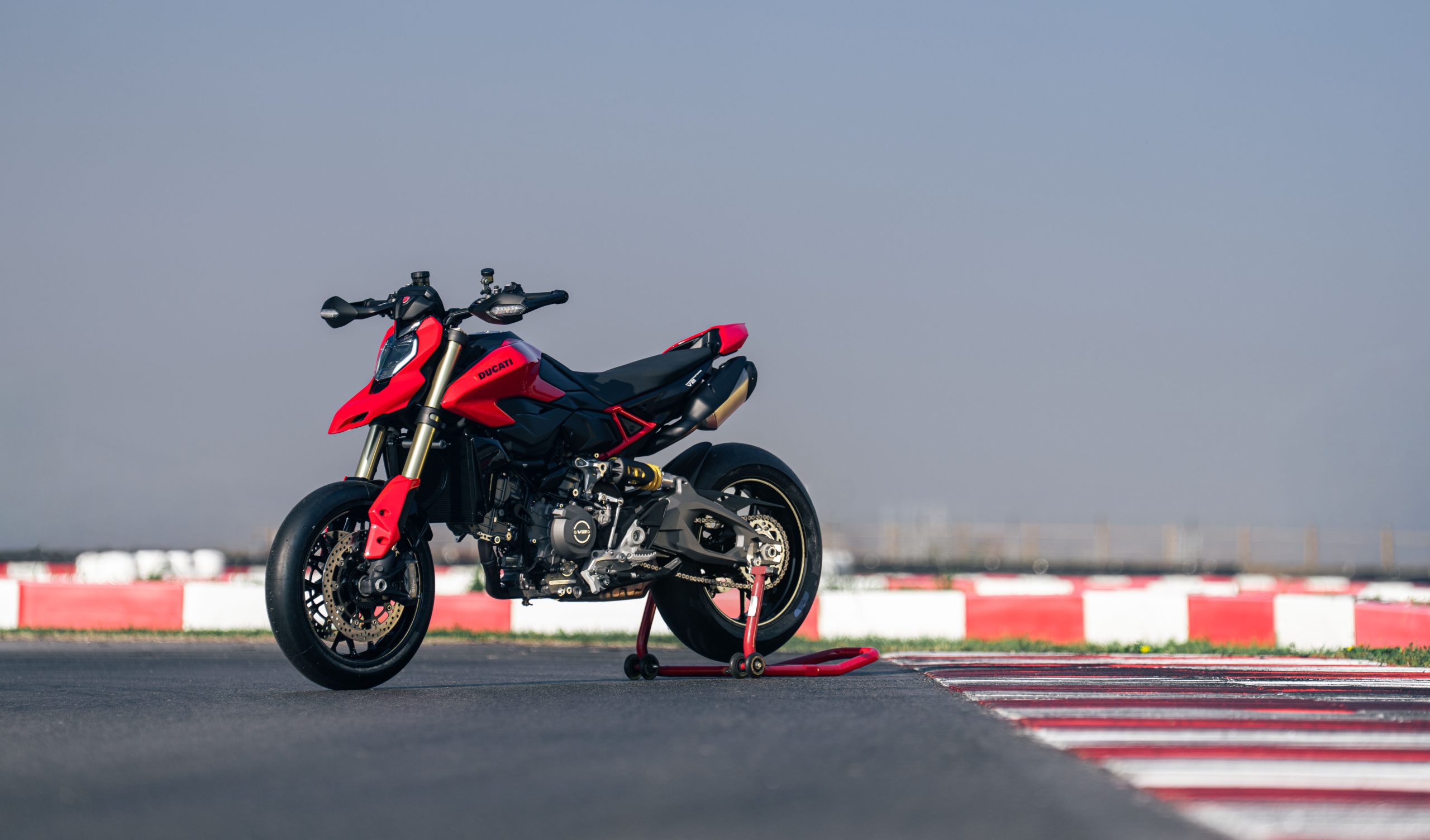 Hypermotard V2 Ducati