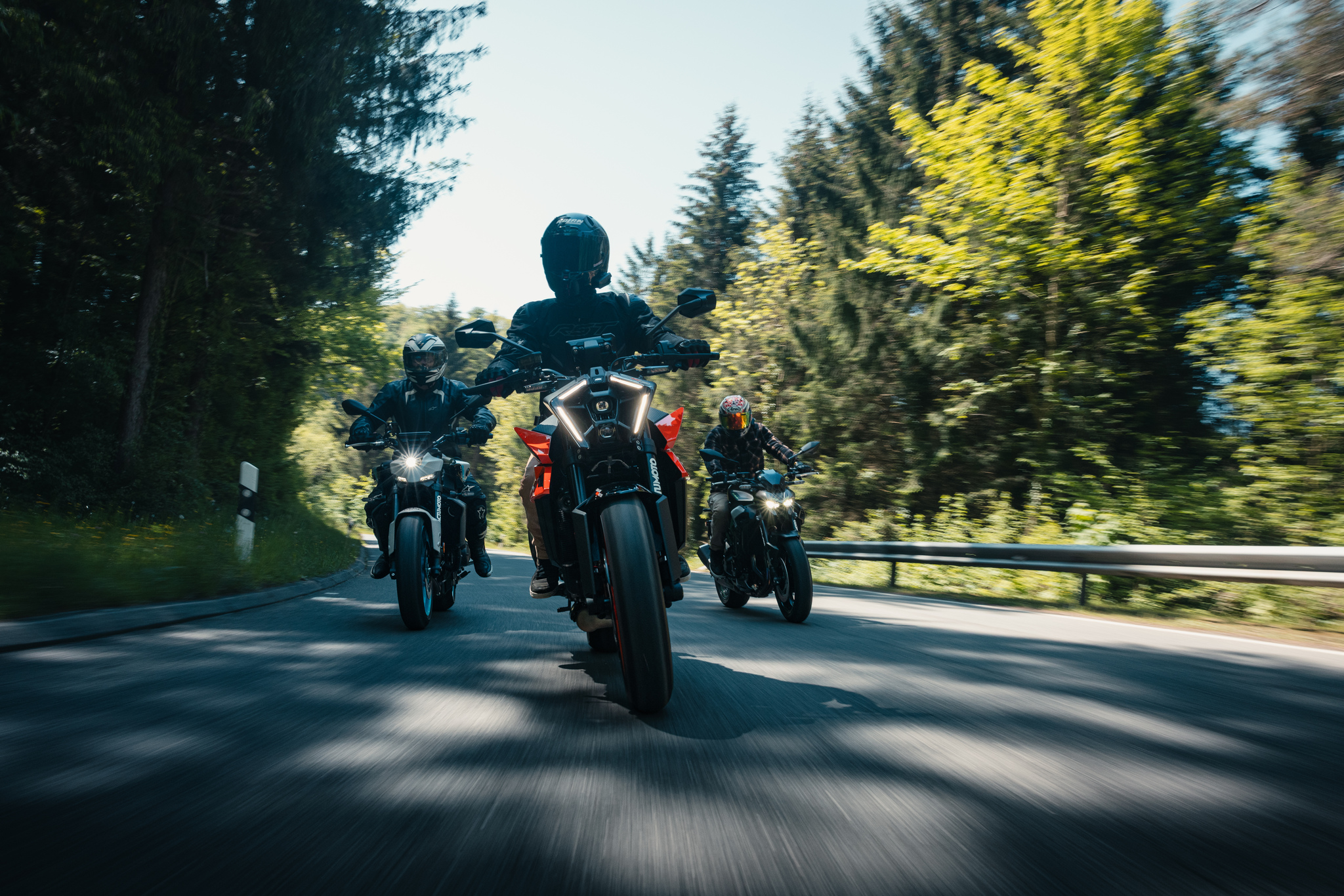 KTM 990 Duke Kawasaki Z900 Yamaha MT-09 Y-AMT