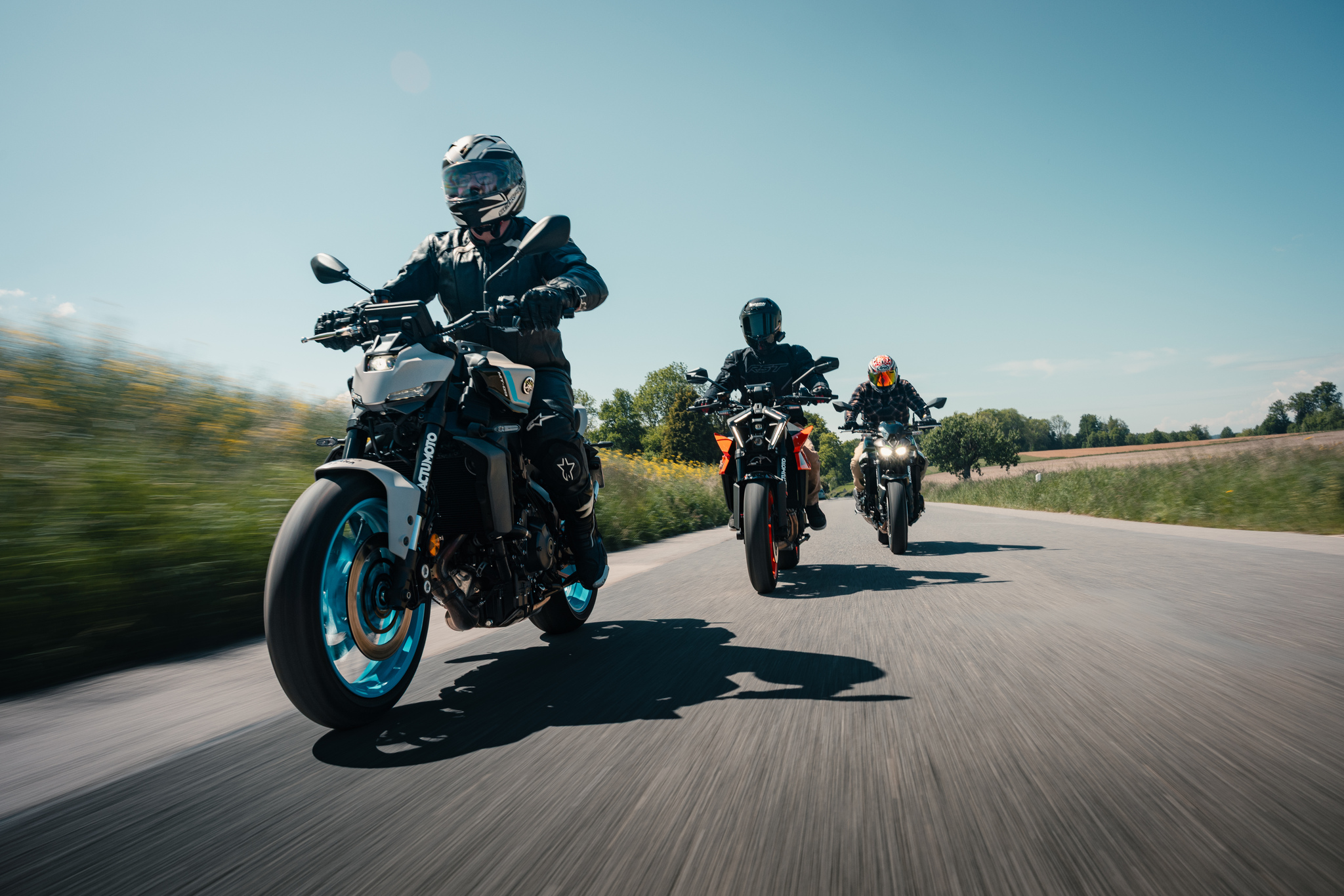 KTM 990 Duke Kawasaki Z900 Yamaha MT-09 Y-AMT