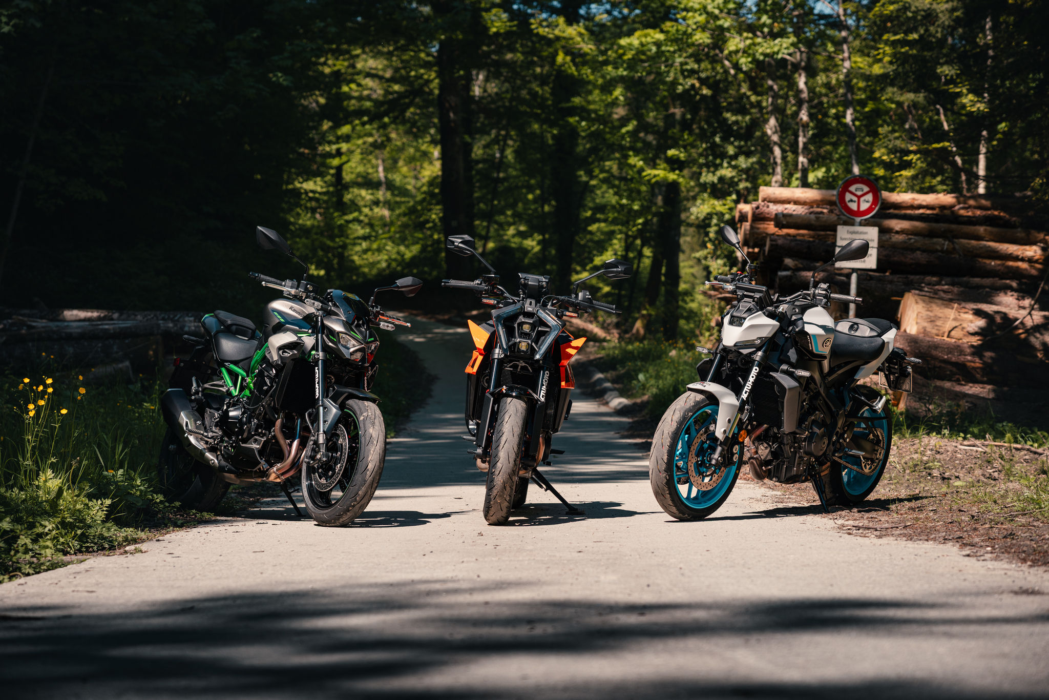 KTM 990 Duke Kawasaki Z900 Yamaha MT-09 Y-AMT