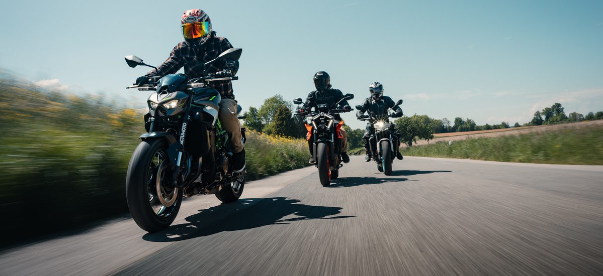 Comparo – KTM 990 Duke, Kawasaki Z900 et Yamaha MT-09 Y-AMT, elles réinventent le quotidien sportif