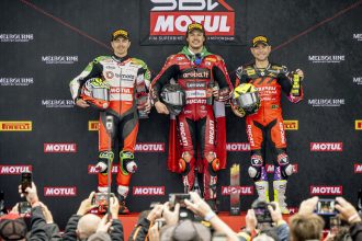 Nicolo Bulega (Ducati) remporte la course Sprint et la course 2 à Phillip Island, devant le duo Bimota (by Kawasaki) d&rsquo;Axel Bassani et Alex Lowes pour la première, et devant Bassani et Alvaro Bautista (team privé Barni, Ducati) pour la seconde, qui s&rsquo;est déroulée avec des pneus pluie