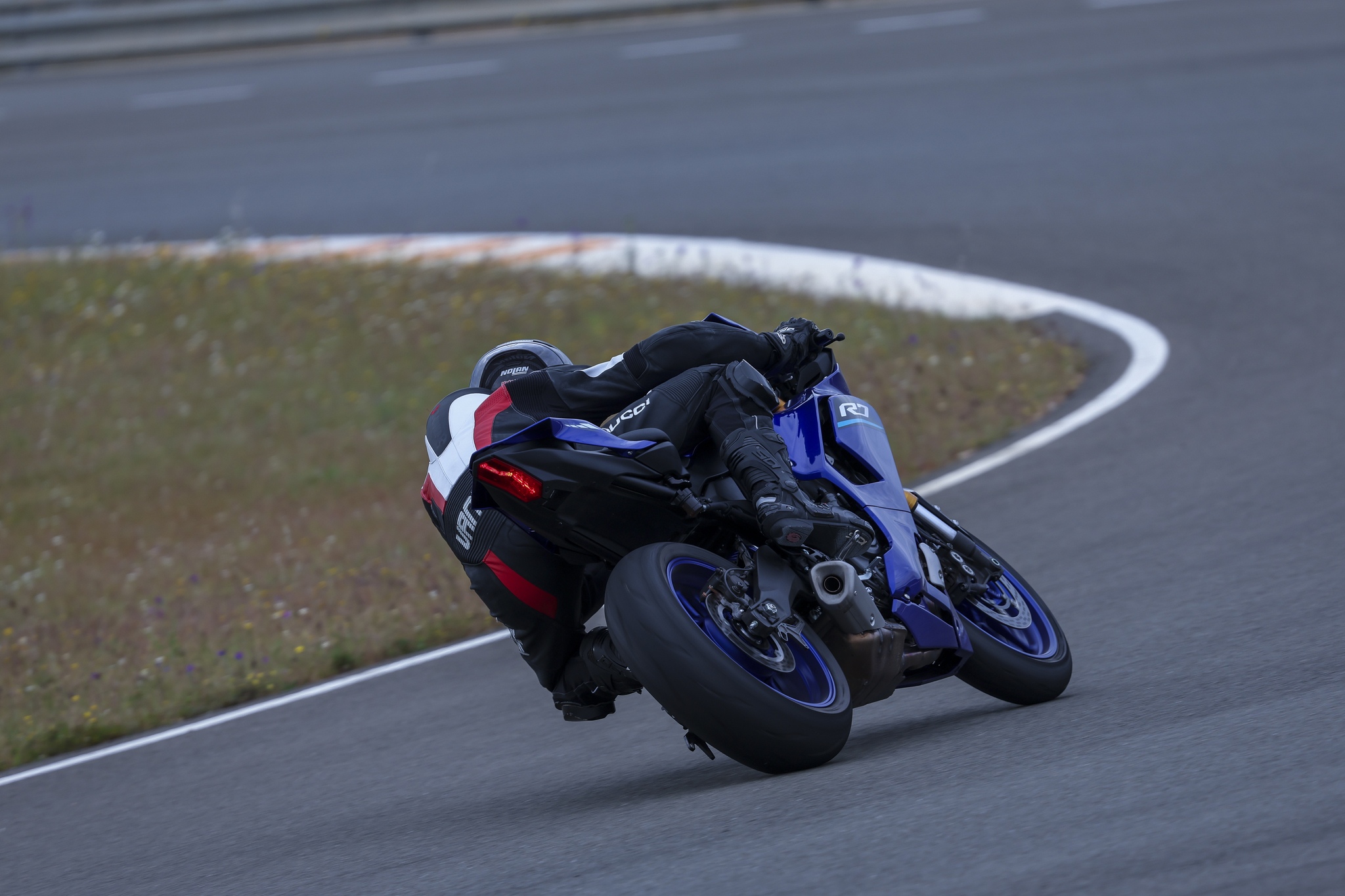 Yamaha R7 2026