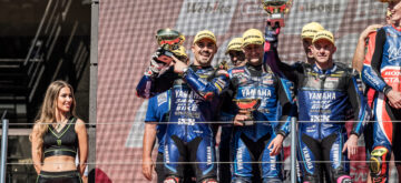 Le Suisse Robin Mulhauser et le team 3ART Best of Bike (Yamaha numéro 36) monte sur la deuxième marche du podium Superstock à la finale du Bol d&rsquo;Or, en se classant 8ème; le team suisse Bolliger (Kawasaki, catégorie EWC, 8), mais aussi le team VIP Moto (superstock, Honda, 113, avec le Suisse Noan Vasta) et le National Motos (Superstock, Honda, 55, avec le Suisse Valentin Suchet) ont tous dû abandonner
