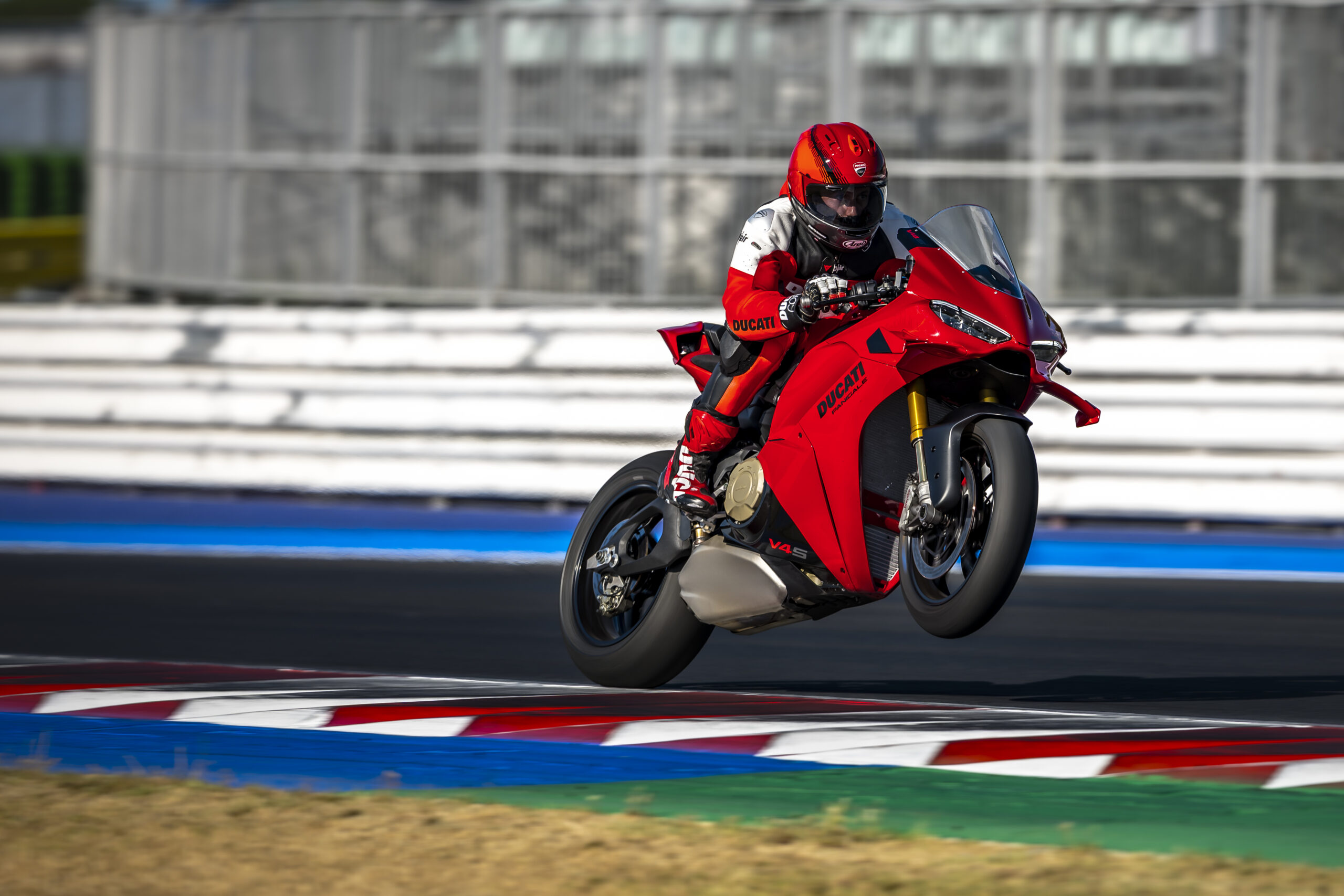 Panigale V4