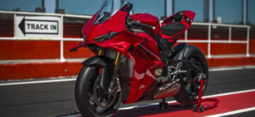 Ducati remet (un peu) sa Panigale V4 sur le métier, pour gagner des fractions de seconde au tour