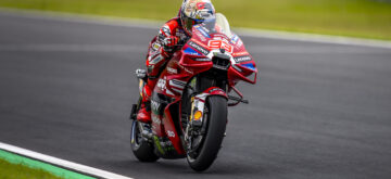Marc Marquez (Ducati, numéro 93) a remporté le Grand Prix du Japon à Motegi, devant le duo Aprilia de Jorge Martin et Marco Bezzecchi; 4ème place pour Enea Bastianini (Tech3, KTM), devant Raul Fernandez (team satellite Trackhouse, Aprilia), Ai Ogura (Trackhouse), Pedro Acosta (KTM), Francesco Bagnaia (Ducati); Fermin Aldeguer (Bike8 Gresini, Ducati) et Luca Marini (Honda)