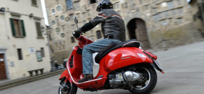 La nouvelle Vespa GTS 300 en action :: Vidéo