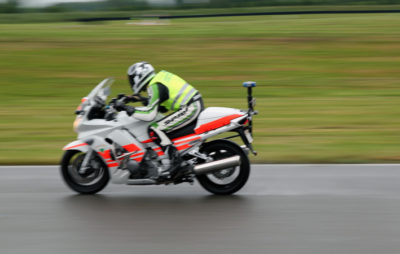 La police a offert une journée sur circuit à 180 motards vaudois :: Actu
