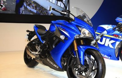 Surprise, une Suzuki de route sur base de GSX-R, avec un carénage! :: Actu, Nouveautés 2015, Test motos