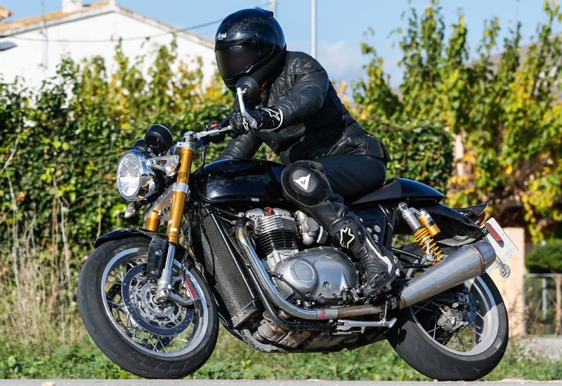 Un nouveau (gros) Café Racer chez Triumph, pour 2016?