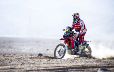 Helder Rodrigues joue la locomotive (littéralement) et gagne la sixième étape du Dakar :: Sport