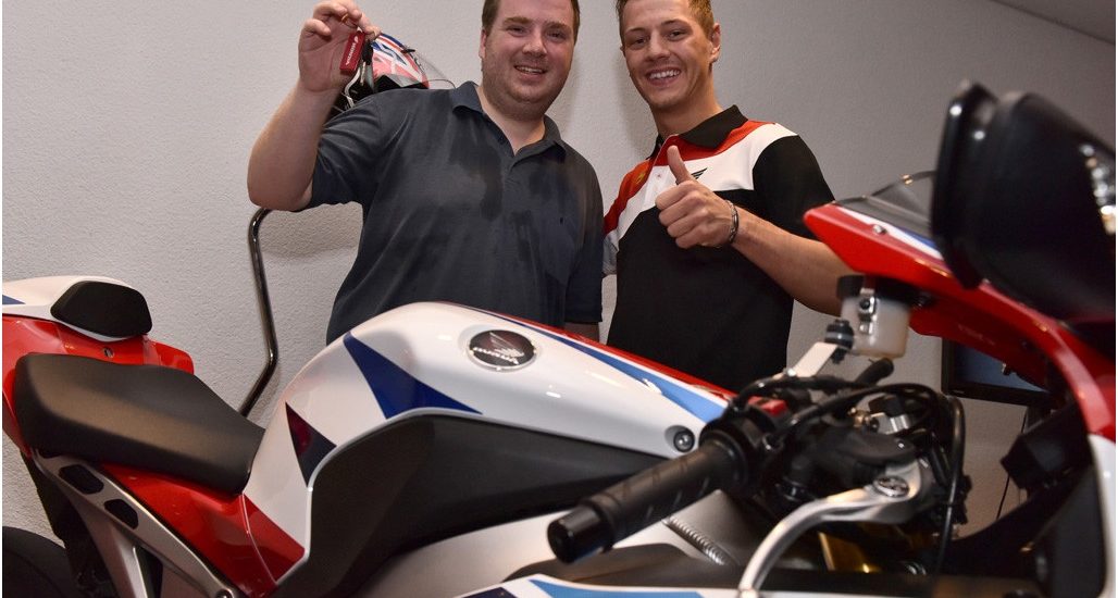 Le gagnant du concours de pilotage virtuel Honda est valaisan