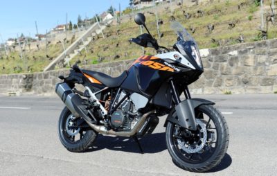 Chez KTM, on peut avoir l’Adventure plus simple, mais pas moins sportive :: KTM