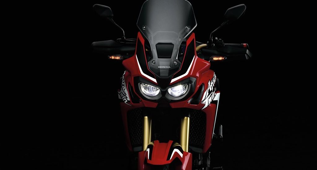 La nouvelle moto d’aventure Honda s’appellera bien Africa Twin, et elle arrive en 2015