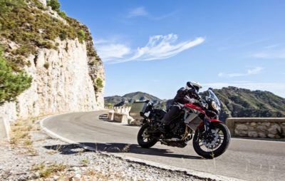 Deux nouvelles versions au long cours des Tiger 800 :: Actu, Nouveautés 2015, Test motos