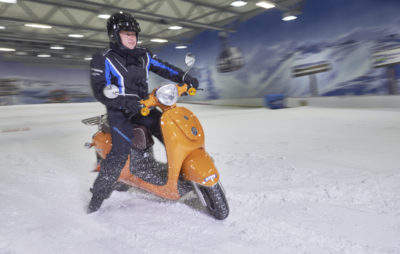 Le pneu neige pour scooter, inventé en Suisse, se perfectionne :: Pneus neige