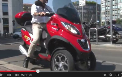 Le MP3 en scooter-sharing, mode d’emploi pour banquier milanais :: Vidéo