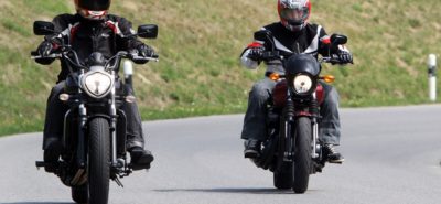 La Kawasaki Vulcan défie la « Baby Harley » :: Comparatif