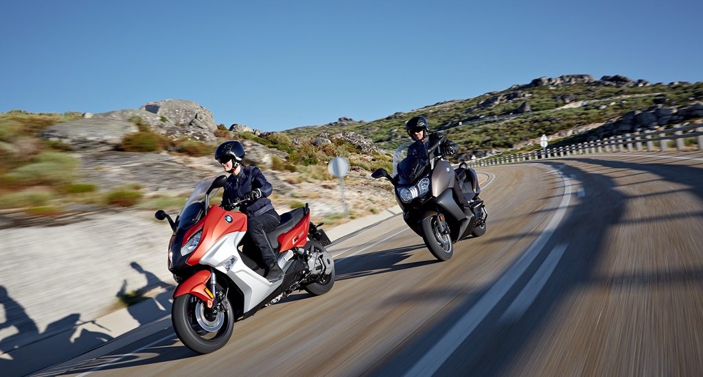 Les maxiscooters BMW plus réactifs au feu et avec l’antipatinage