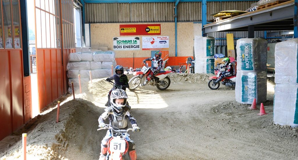 Un nouvel été de cours moto pour les enfants chez Monnier à Moudon