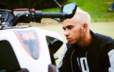 Lewis Hamilton roule pour MV Agusta :: En bref