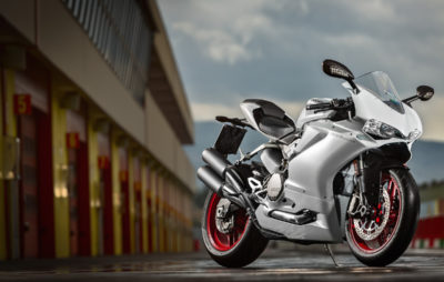 La Baby Ducati Panigale grandit pour 2016 et passe de 899 à 959 :: Actu, Nouveautés 2016, Test motos