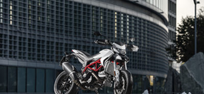 Une famille Hypermotard revisitée chez Ducati en 2016 :: Actu, Nouveautés 2016, Test motos