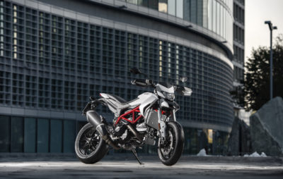 Une famille Hypermotard revisitée chez Ducati en 2016 :: Actu, Nouveautés 2016, Test motos