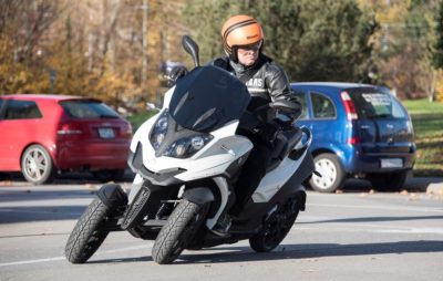 Quadro Quattro, quatre roues, certains avantages de la voiture et ceux du scooter :: Quadro