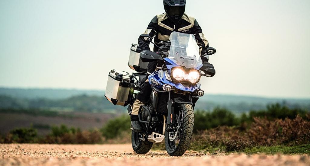 Des Triumph Tiger Explorer multiversions, avec un beau paquet d’assistances électroniques