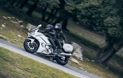Yamaha offre une sixième vitesse à sa FJR 1300 pour 2016, et d’autres gâteries :: Actu, Nouveautés 2016, Test motos