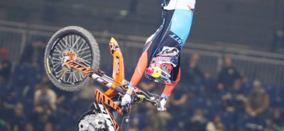 Mat Rebeaud assure le spectacle au premier jour du Super Cross de Genève :: Sport