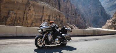 Le touring moto à la façon Harley, entre chèvres et chameaux, dans le Golfe persique :: Harley-Davidson