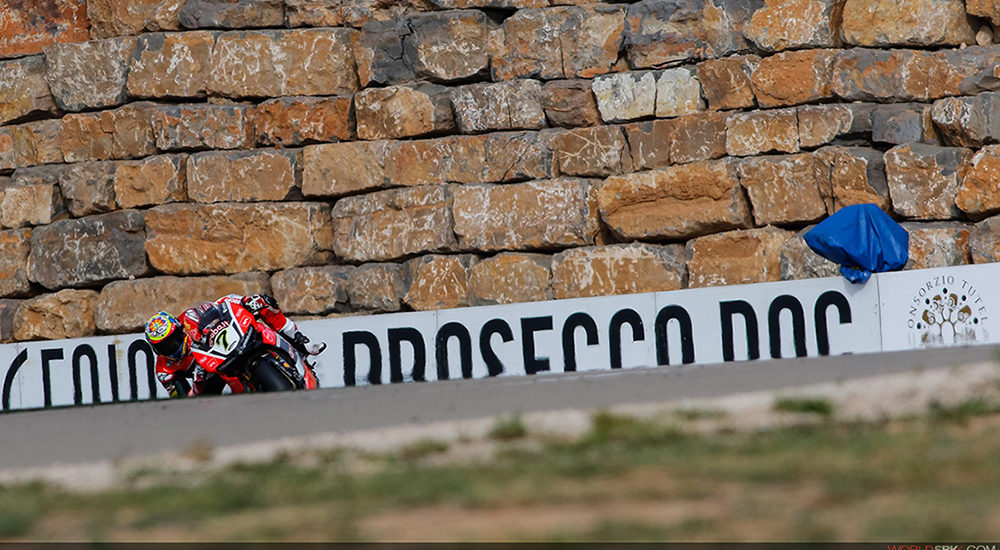Aragon 1re manche Superbike – Chaz Davies survole la course
