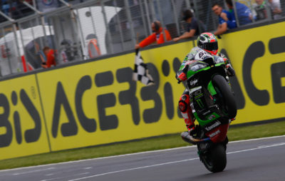 Sykes force 7 à Donington! Schmitter dans les points :: World Superbike