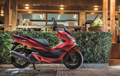 Le PCX 125 change de pneus et se conforme à Euro 4 :: Evolution