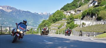 La police vaudoise enseigne les virages aux motards