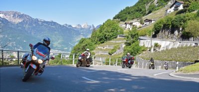 La police vaudoise enseigne les virages aux motards :: Formation