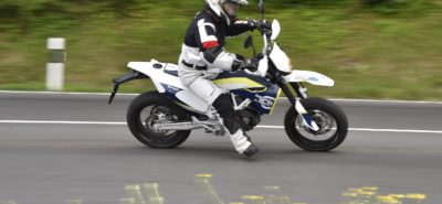 La 701 SM, pour ceux qui veulent martyriser le bitume :: Test Husqvarna