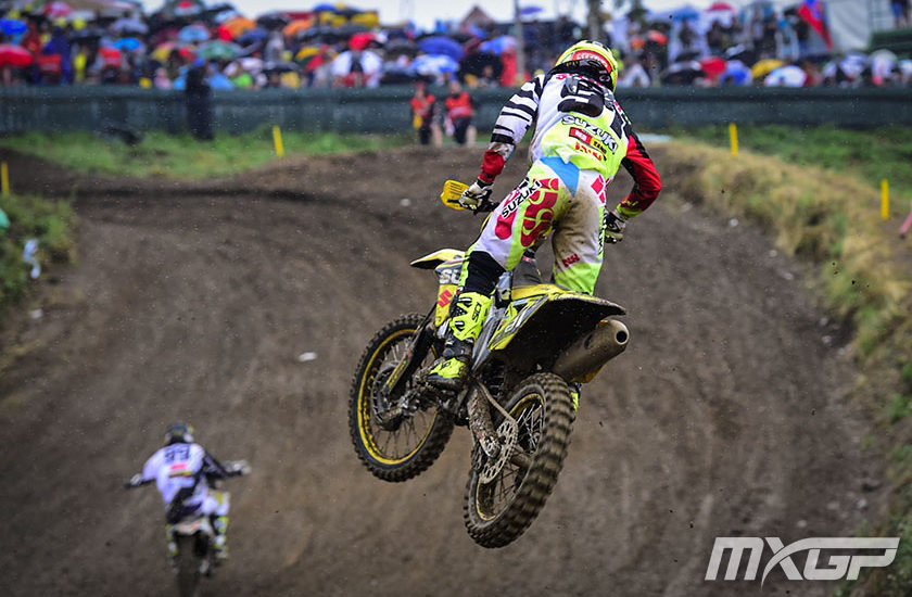 Podium de Seewer en MX2. Guillod à la peine en MXGP!