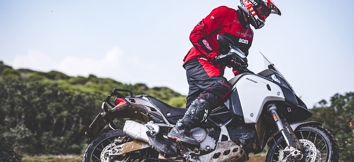 Apprendre l’enduro en Toscane, avec Ducati