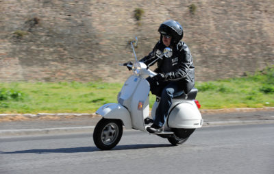 La célèbre Vespa PX fait elle aussi partie des victimes d’Euro 4 :: Actu, Slider, Test motos, Tests scooters